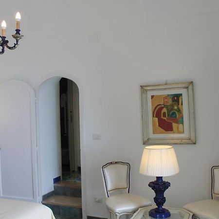 Queen View Apartment - No Kitchen Positano Exterior foto