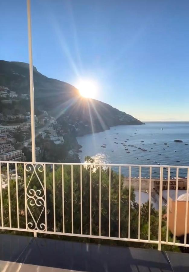 Queen View Apartment - No Kitchen Positano Exterior foto
